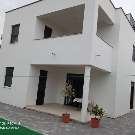 Apartman Franc S Vir Bagian luar foto