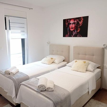 Apartman Franc S Vir Bagian luar foto