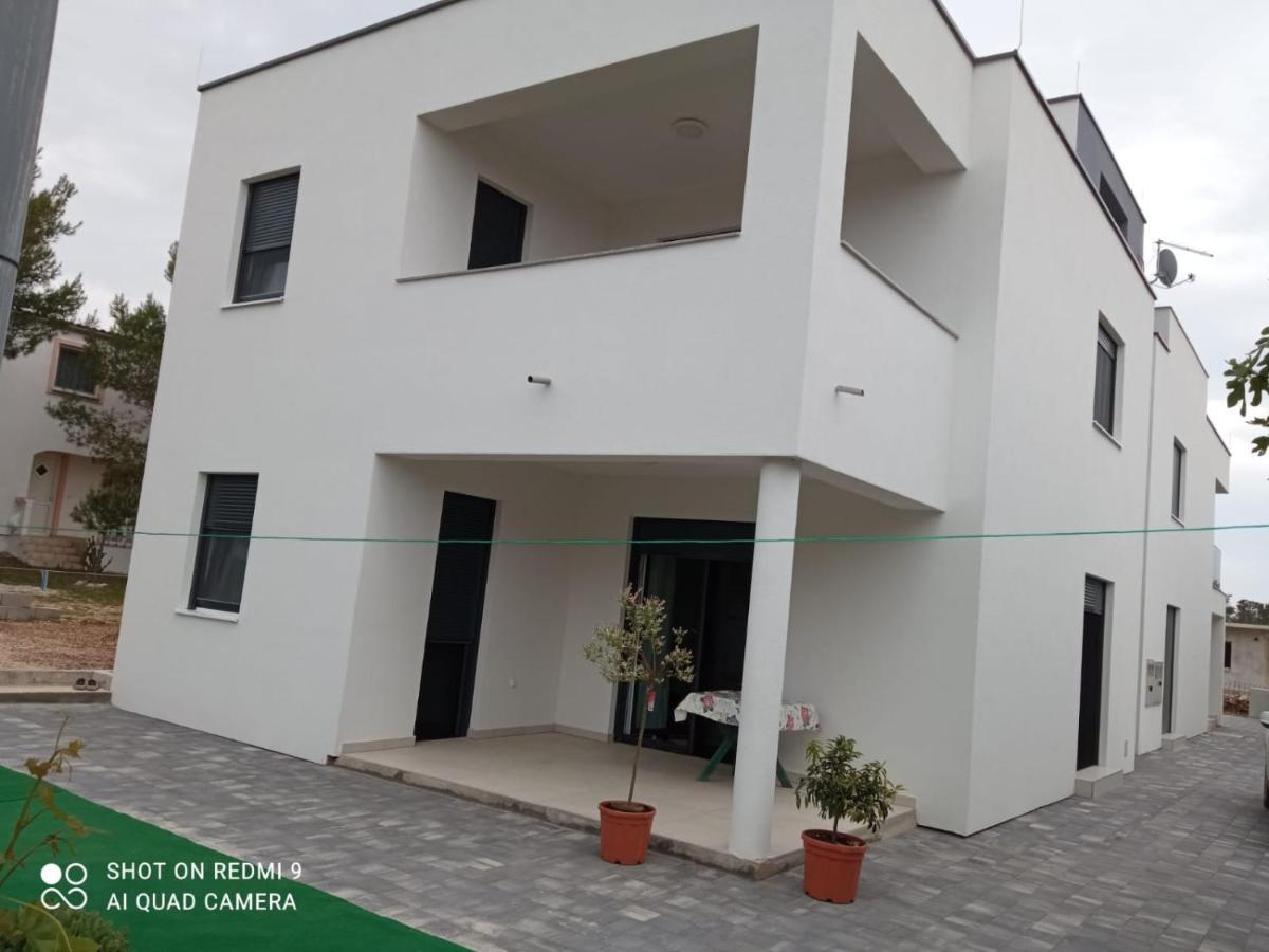 Apartman Franc S Vir Bagian luar foto