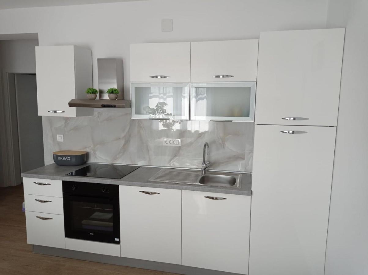Apartman Franc S Vir Bagian luar foto