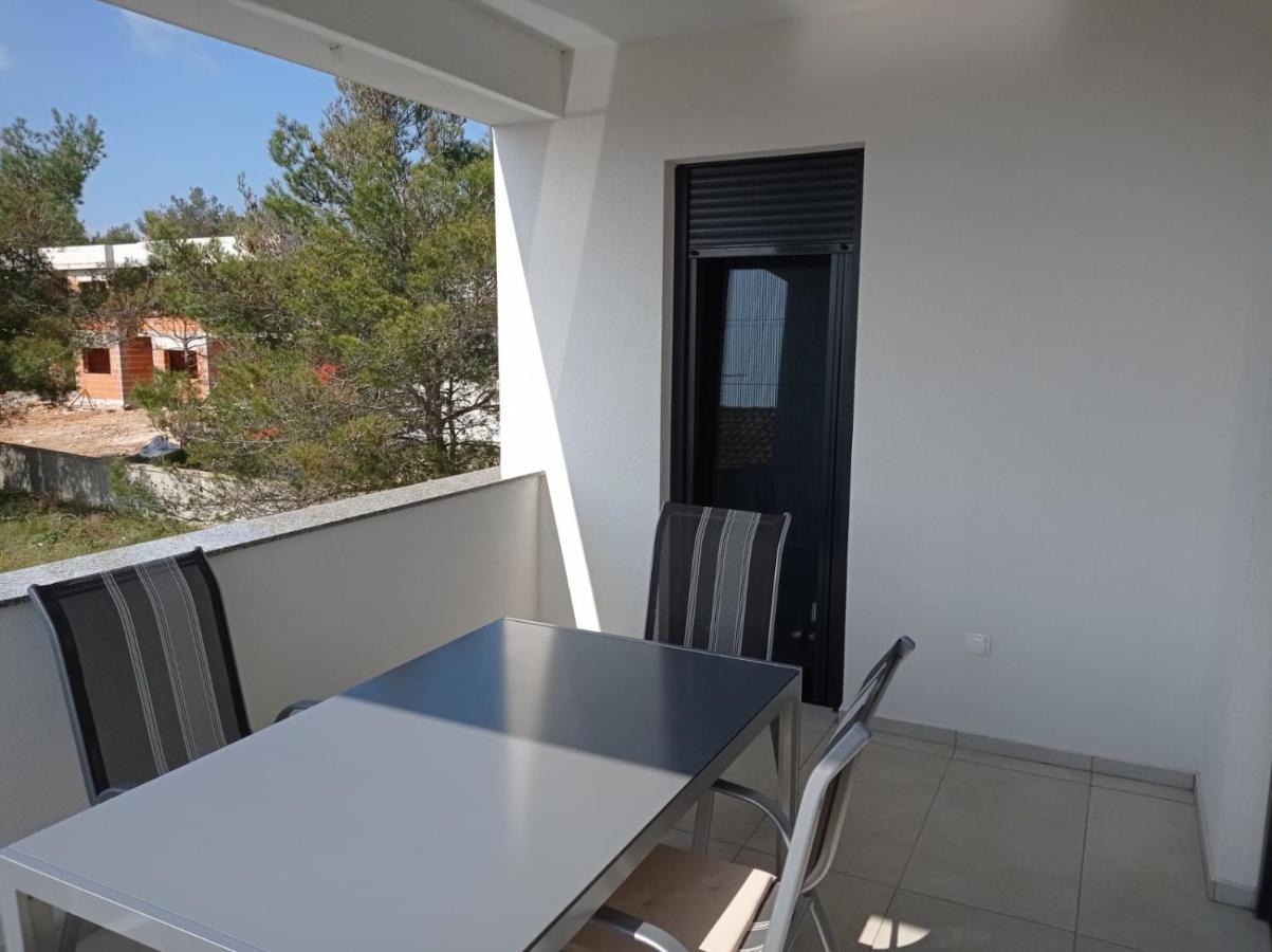 Apartman Franc S Vir Bagian luar foto
